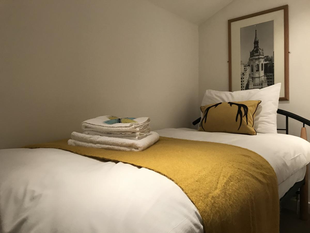 Riverbank Stay Лондон Екстер'єр фото