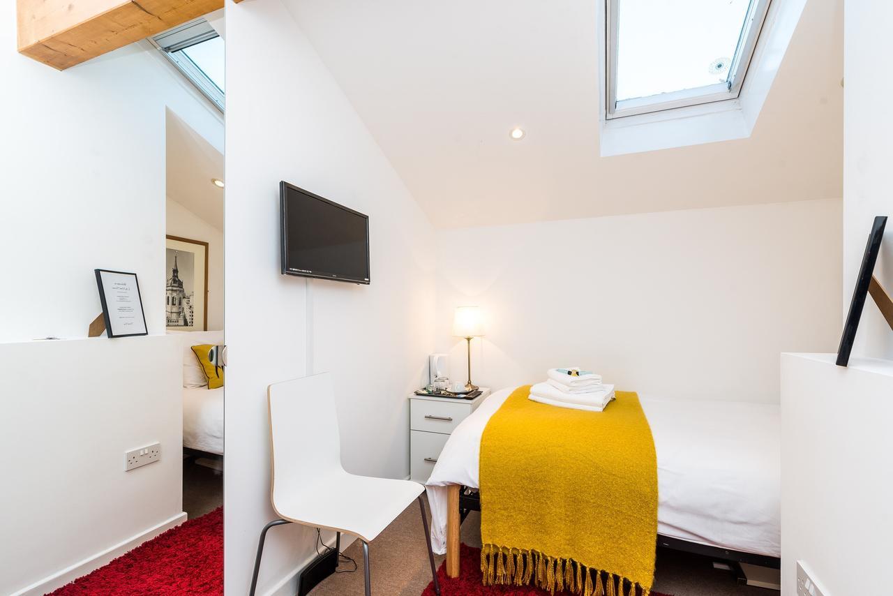 Riverbank Stay Лондон Екстер'єр фото