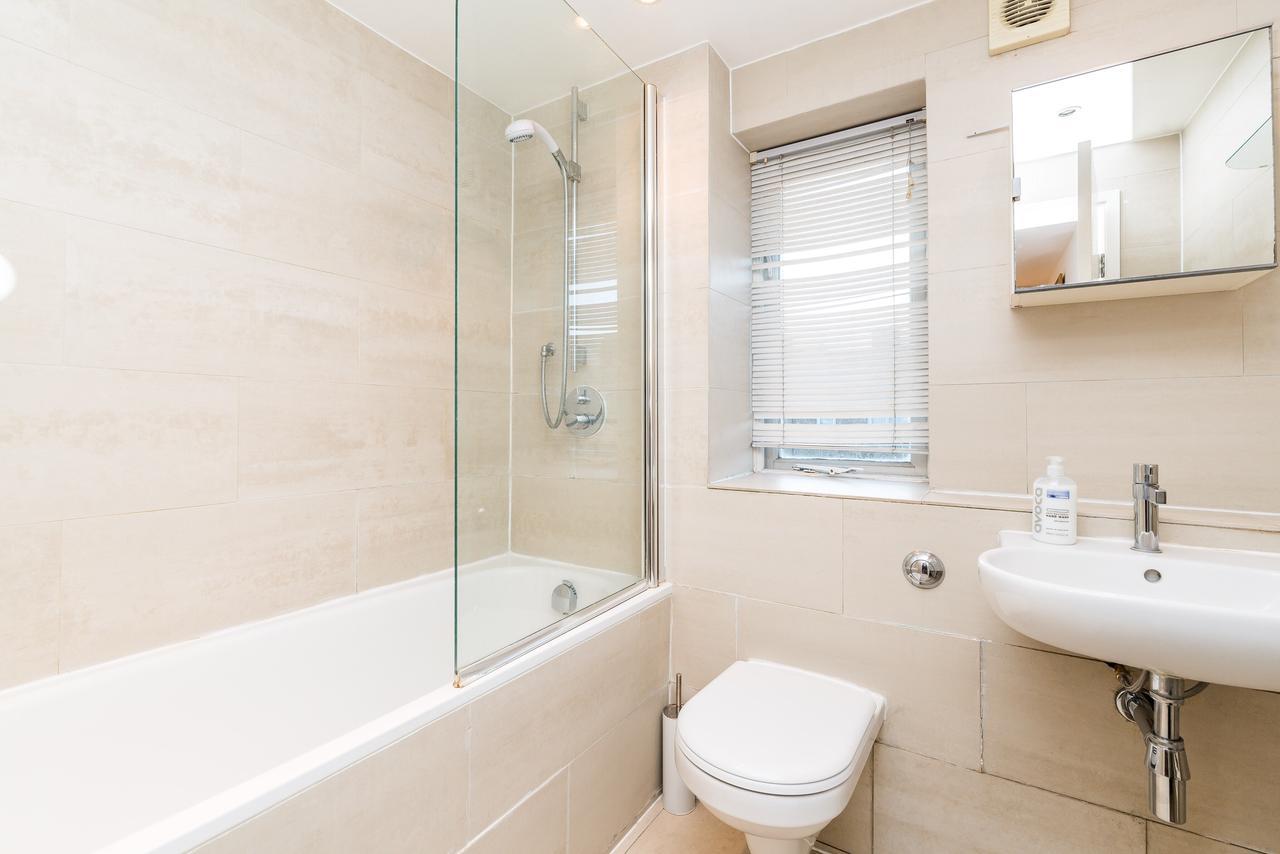 Riverbank Stay Лондон Екстер'єр фото