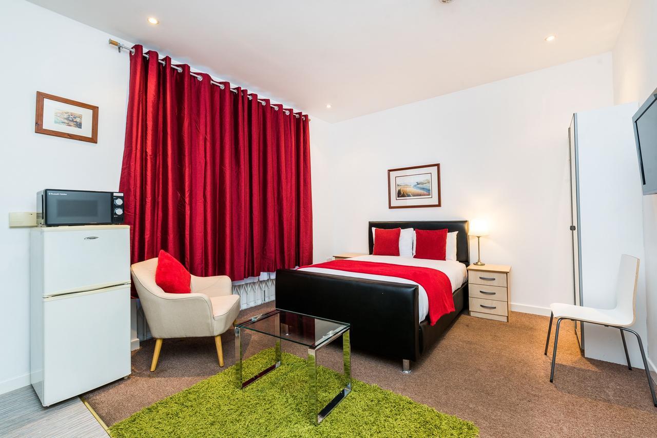 Riverbank Stay Лондон Екстер'єр фото