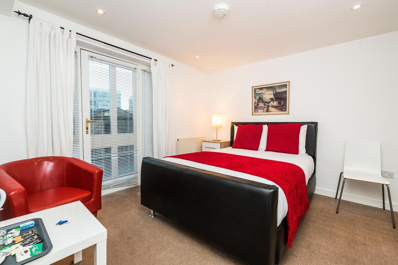 Riverbank Stay Лондон Екстер'єр фото