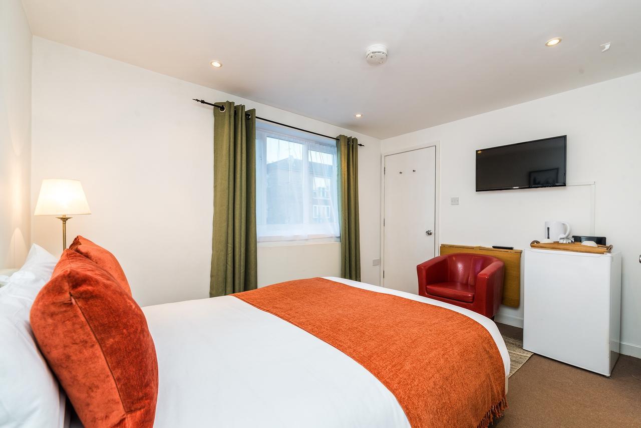 Riverbank Stay Лондон Екстер'єр фото