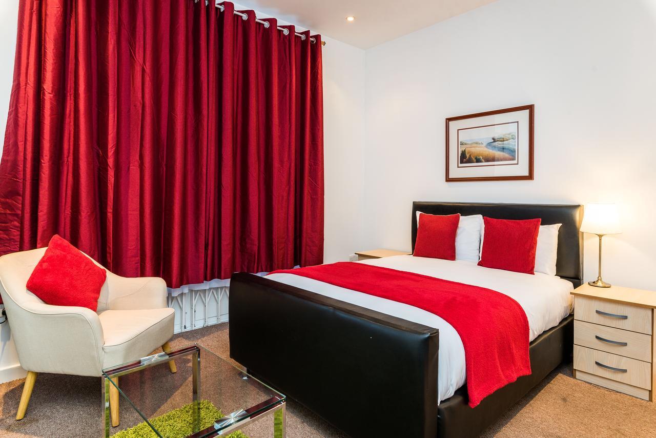 Riverbank Stay Лондон Екстер'єр фото